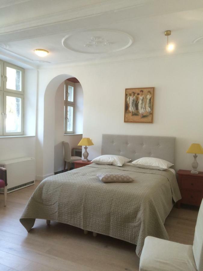 Les Roques Apartments In Historical Monastery Дюрби Екстериор снимка